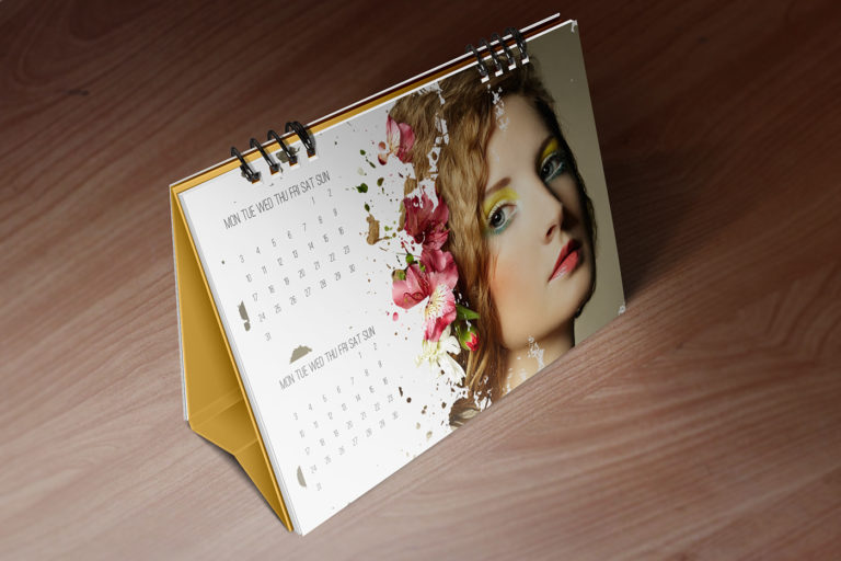 Download Desk Calendar Mockup PSD - Free Download