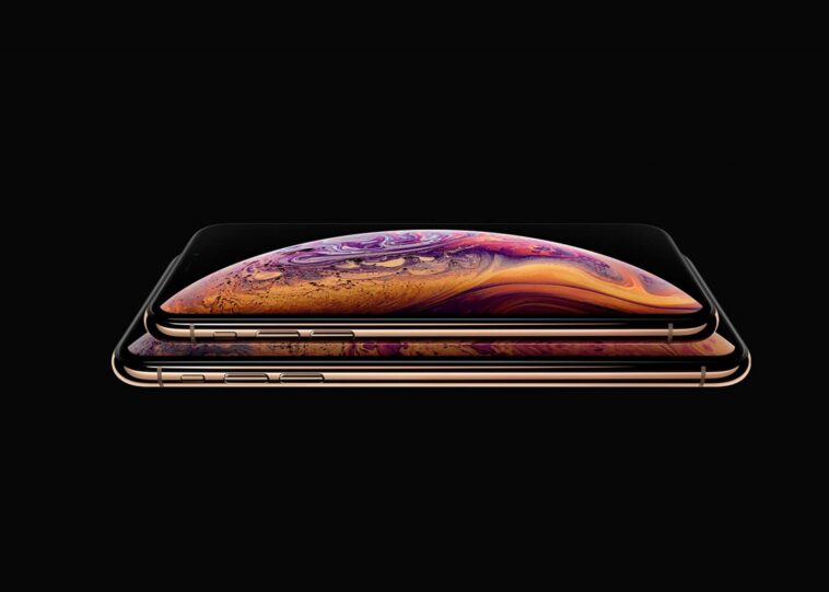 Download iPhone XR and iPhone XS Mockup - Free Download